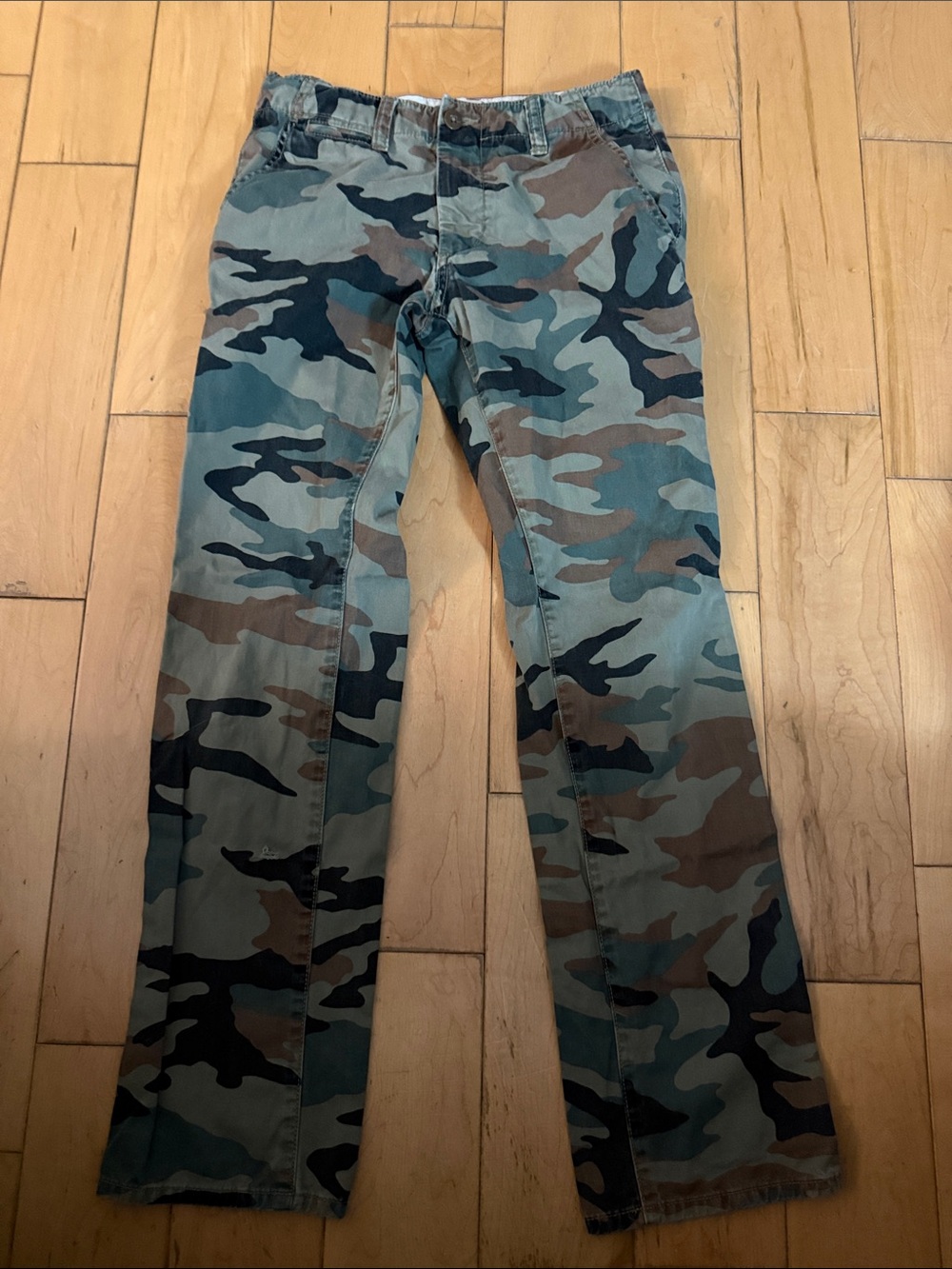 GAP Men's Camo Cargo Pants in Green and Brown